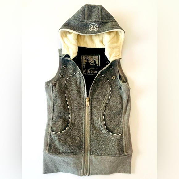 Lululemon Special Edition Hoodie Vest Sherpa Lined Gray Quilted Vest Only Women - Picture 1 of 6